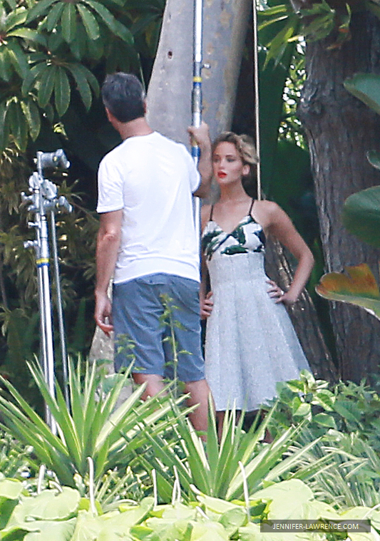 July_29_-_During_a_Vanity_Fair_photo_shoot_in_the_Hollywood_Hill_282029.JPG