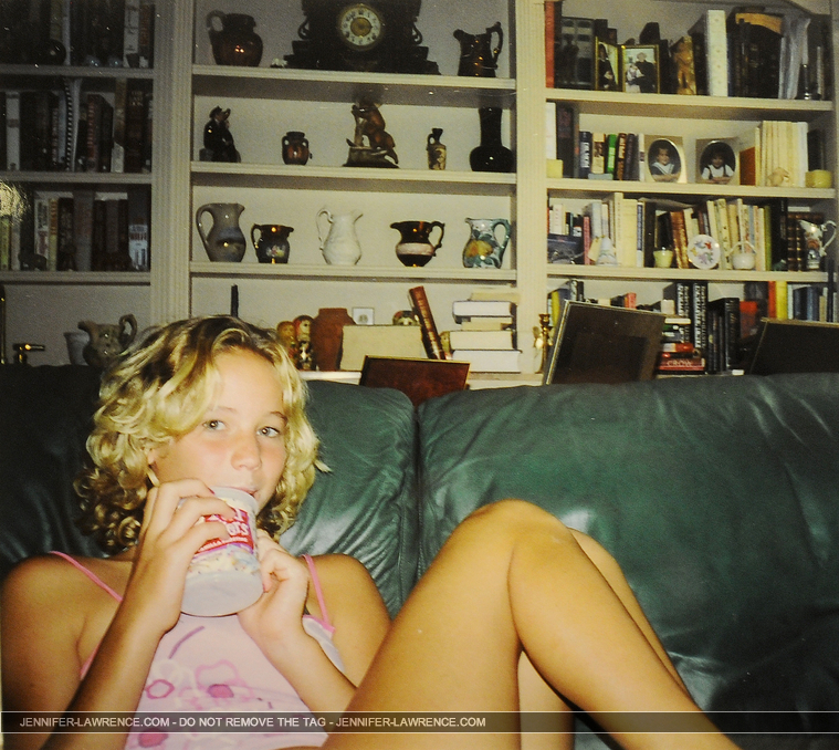 LAWRENCE-Jennifer-Friends-Kentucky-Collects-071014-RJR-JR034-EXCL.jpg