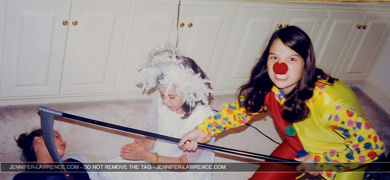 LAWRENCE-Jennifer-Friends-Kentucky-Collects-071014-RJR-JR035-EXCL.jpg