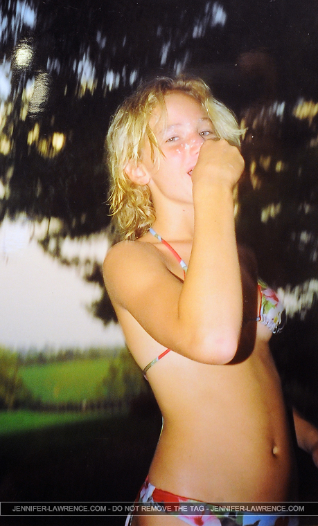 LAWRENCE-Jennifer-Friends-Kentucky-Collects-071014-RJR-JR043-EXCL.jpg