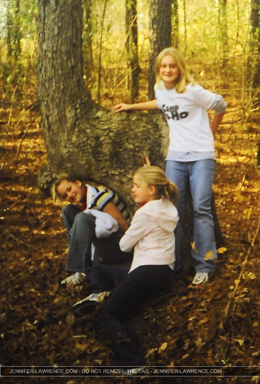 LAWRENCE-Jennifer-Friends-Kentucky-Collects-071014-RJR-JR056-EXCL.jpg