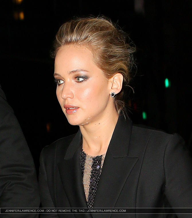 March_21_-_Arriving_at_the__serena__premiere_in_NY_283229.jpg