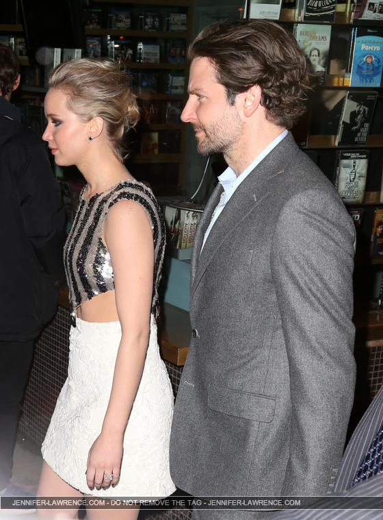 March_21_-_Leaving_at_the__serena__premiere_in_NY_28129.jpg