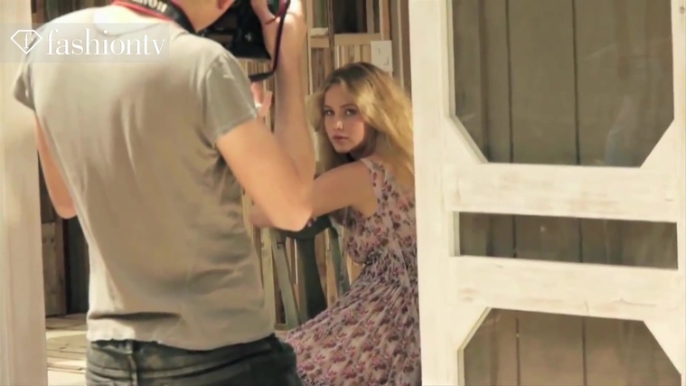 Marie_Claire_UK_28205829_5BBehind_the_Scenes5D.jpg
