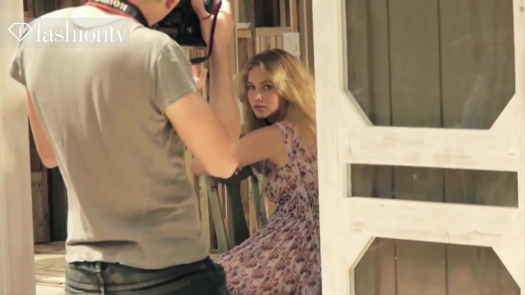 Marie_Claire_UK_28205929_5BBehind_the_Scenes5D.jpg