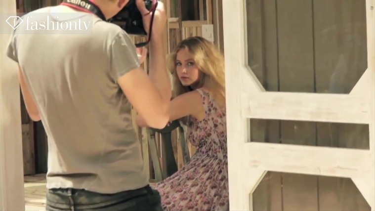 Marie_Claire_UK_28206029_5BBehind_the_Scenes5D.jpg