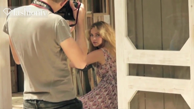 Marie_Claire_UK_28206429_5BBehind_the_Scenes5D.jpg