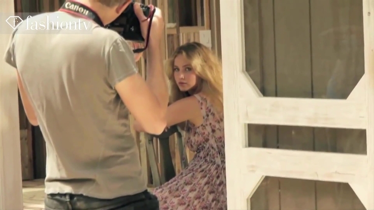 Marie_Claire_UK_28206529_5BBehind_the_Scenes5D.jpg