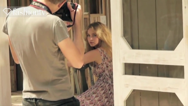 Marie_Claire_UK_28206629_5BBehind_the_Scenes5D.jpg