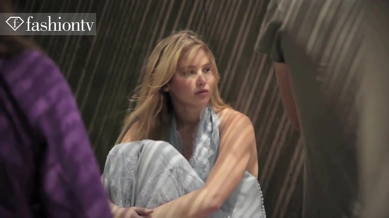 Marie_Claire_UK_28226229_5BBehind_the_Scenes5D.jpg