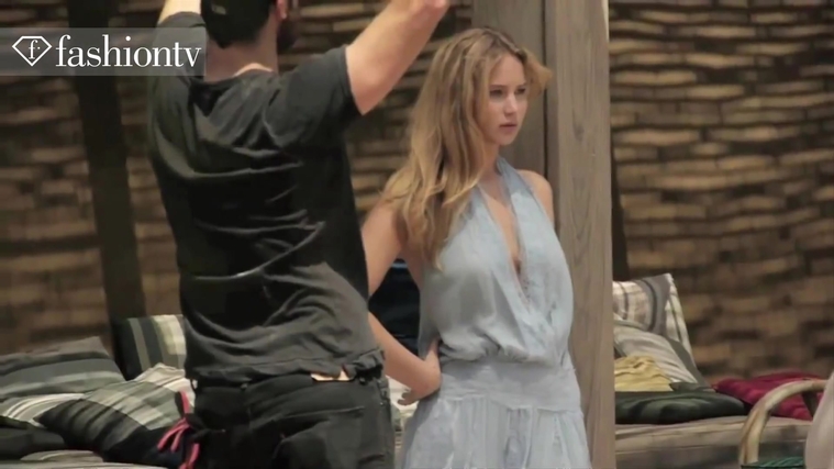 Marie_Claire_UK_28227129_5BBehind_the_Scenes5D.jpg