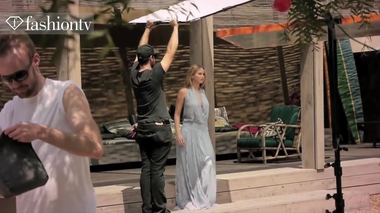Marie_Claire_UK_28228529_5BBehind_the_Scenes5D.jpg