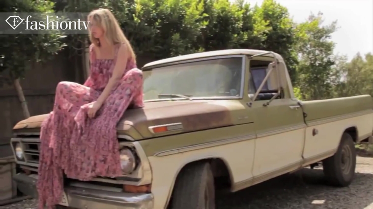 Marie_Claire_UK_28235929_5BBehind_the_Scenes5D.jpg