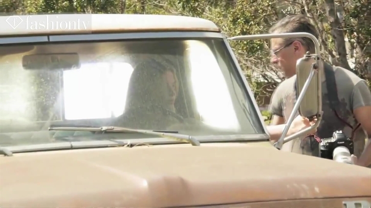 Marie_Claire_UK_28241529_5BBehind_the_Scenes5D.jpg