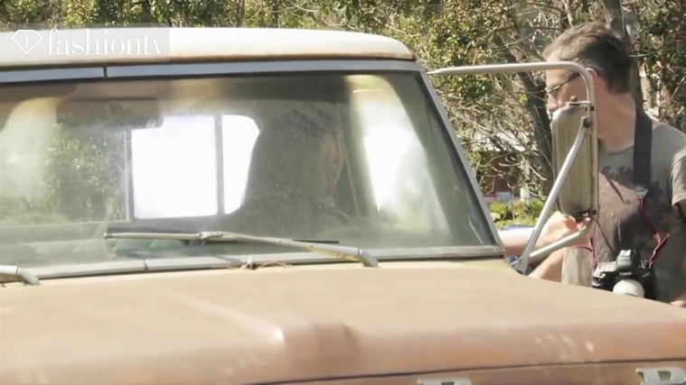 Marie_Claire_UK_28242529_5BBehind_the_Scenes5D.jpg