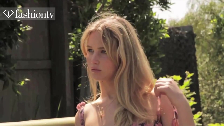 Marie_Claire_UK_28243829_5BBehind_the_Scenes5D.jpg