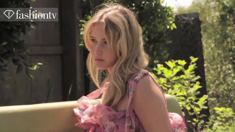 Marie_Claire_UK_28245429_5BBehind_the_Scenes5D.jpg