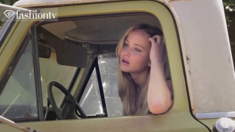 Marie_Claire_UK_28248229_5BBehind_the_Scenes5D.jpg