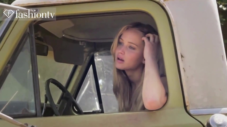 Marie_Claire_UK_28248329_5BBehind_the_Scenes5D.jpg