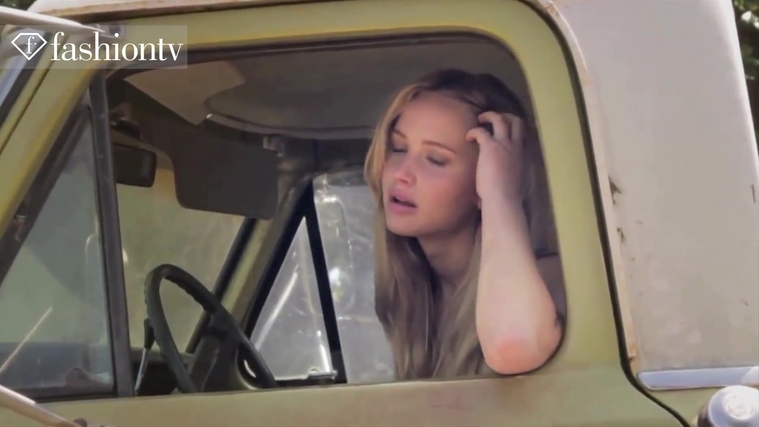 Marie_Claire_UK_28248529_5BBehind_the_Scenes5D.jpg