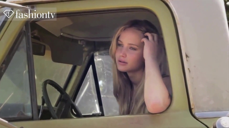 Marie_Claire_UK_28248729_5BBehind_the_Scenes5D.jpg