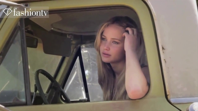 Marie_Claire_UK_28248829_5BBehind_the_Scenes5D.jpg