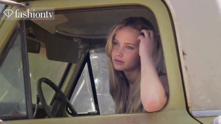 Marie_Claire_UK_28248929_5BBehind_the_Scenes5D.jpg