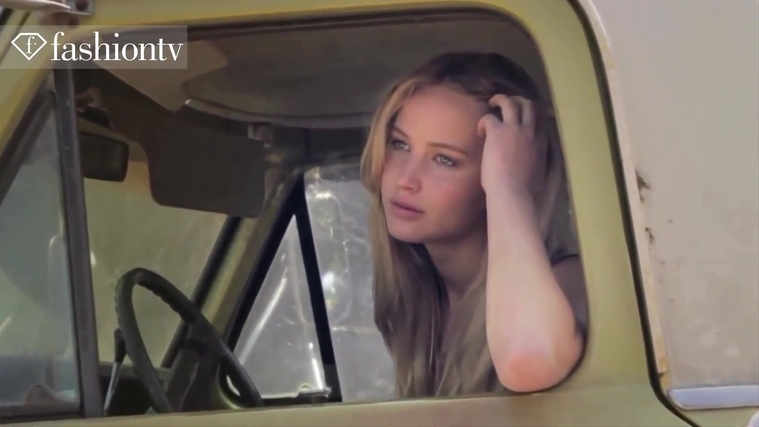 Marie_Claire_UK_28249129_5BBehind_the_Scenes5D.jpg