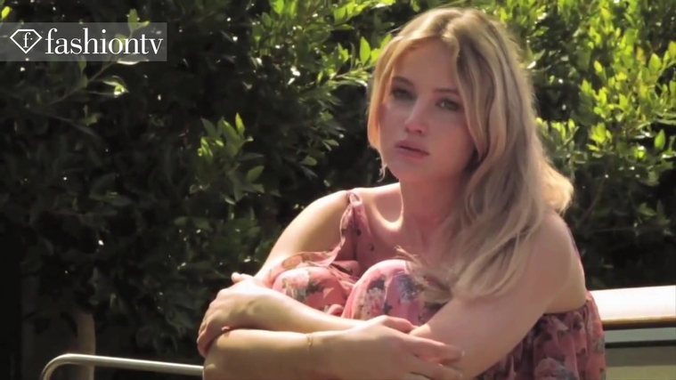 Marie_Claire_UK_28250629_5BBehind_the_Scenes5D.jpg