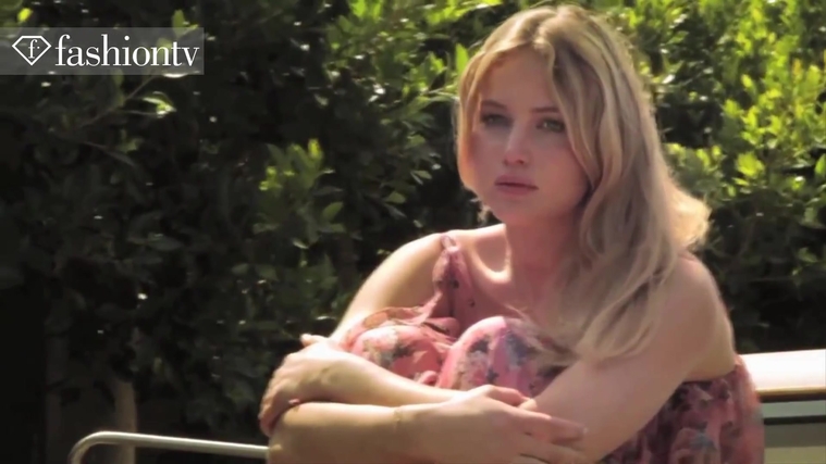 Marie_Claire_UK_28250829_5BBehind_the_Scenes5D.jpg