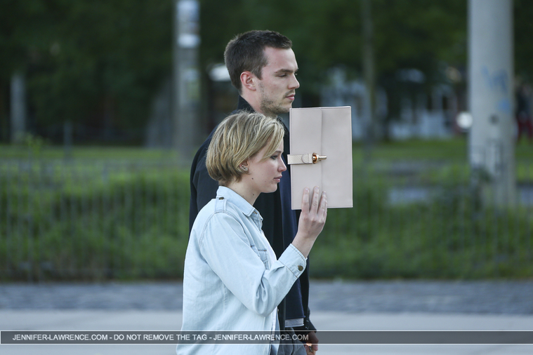 May_24_-_Out_with_her_boyfriend__Nicholas_Hoult__in_Germany_281129.jpg