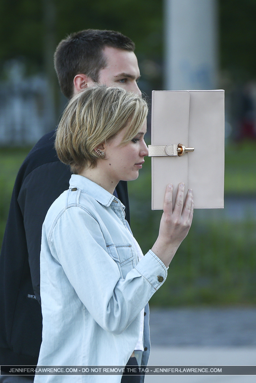 May_24_-_Out_with_her_boyfriend__Nicholas_Hoult__in_Germany_28329.jpg