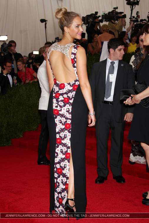 May_4_-_Met_Gala__China_Through_the_Looking_Glass__5BRed_Carpet5D_2814729.JPG