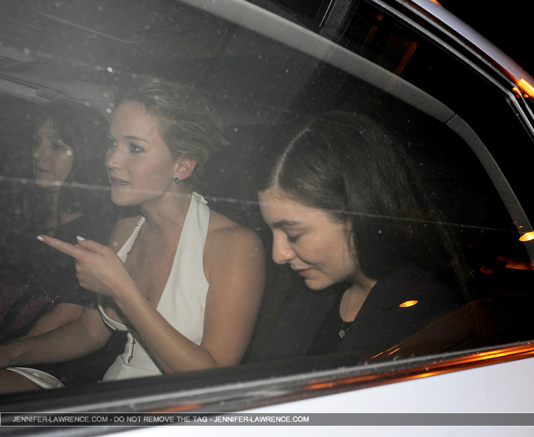 November_10_-_Leaving_the_Mockingjay_Part_1__after_party_in_London_28629.jpg