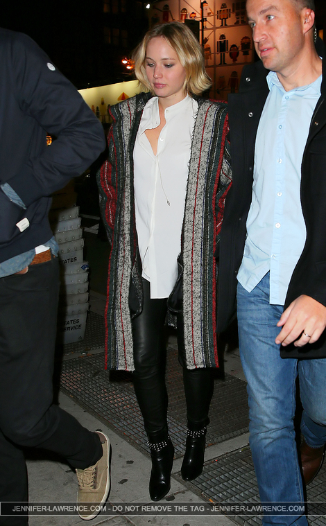 November_14_-_Leaving_a_restaurant_in_New_York__28529.jpg