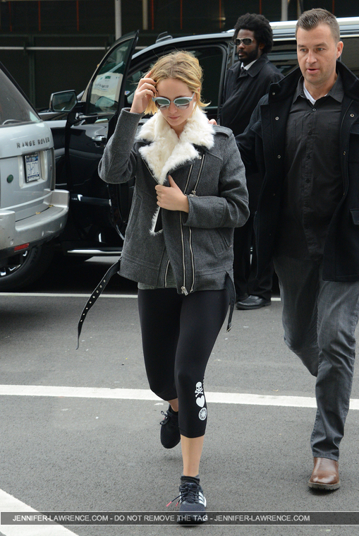 November_16_-_Arriving_at_Soul_Cycle_Gym_in_New_York_City_282029.jpg