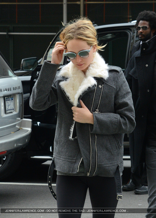 November_16_-_Arriving_at_Soul_Cycle_Gym_in_New_York_City_282129.jpg