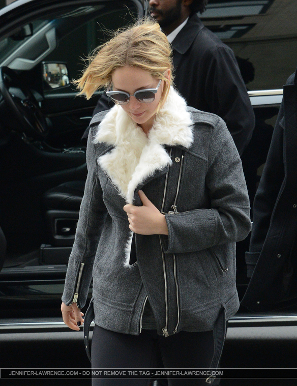 November_16_-_Arriving_at_Soul_Cycle_Gym_in_New_York_City_282329.jpg