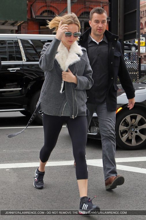 November_16_-_Arriving_at_Soul_Cycle_Gym_in_New_York_City_282729.jpg