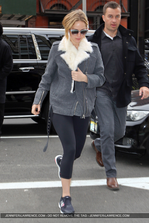 November_16_-_Arriving_at_Soul_Cycle_Gym_in_New_York_City_282929.jpg