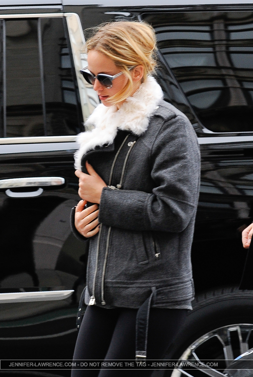 November_16_-_Arriving_at_Soul_Cycle_Gym_in_New_York_City_28329.jpg