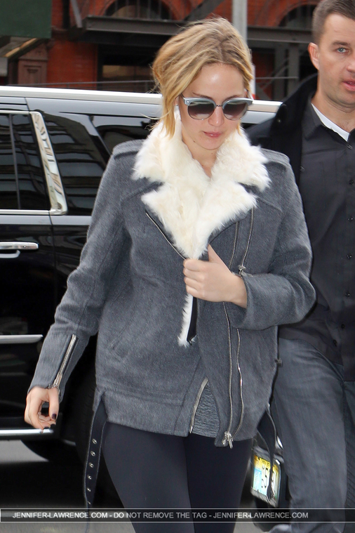 November_16_-_Arriving_at_Soul_Cycle_Gym_in_New_York_City_283529.jpg