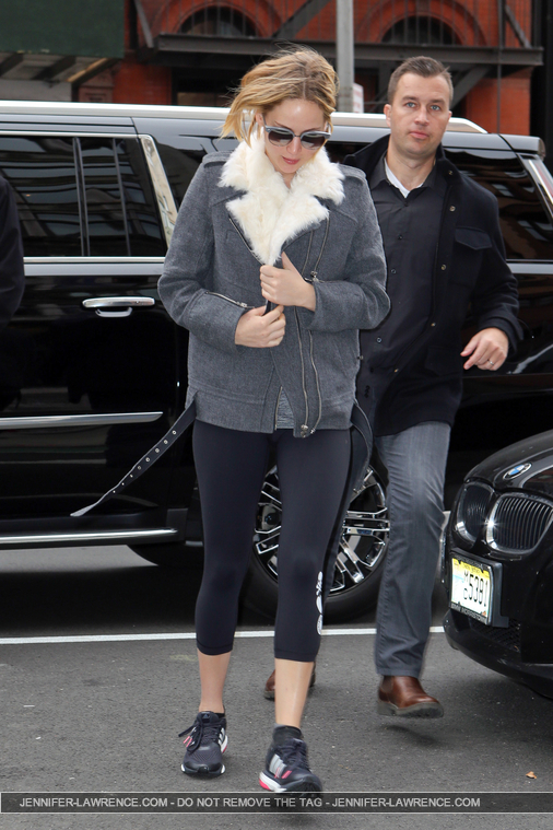 November_16_-_Arriving_at_Soul_Cycle_Gym_in_New_York_City_283629.jpg
