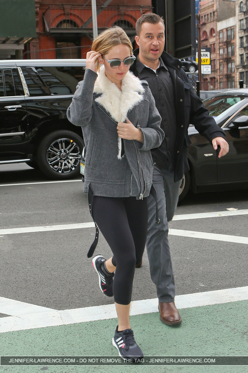 November_16_-_Arriving_at_Soul_Cycle_Gym_in_New_York_City_283929.jpg