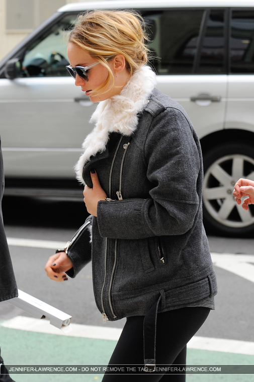 November_16_-_Arriving_at_Soul_Cycle_Gym_in_New_York_City_284529.jpg