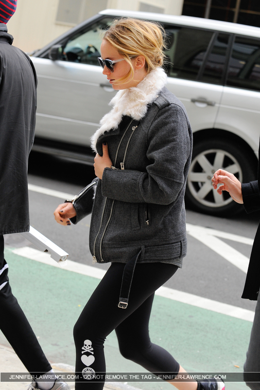 November_16_-_Arriving_at_Soul_Cycle_Gym_in_New_York_City_284729.jpg