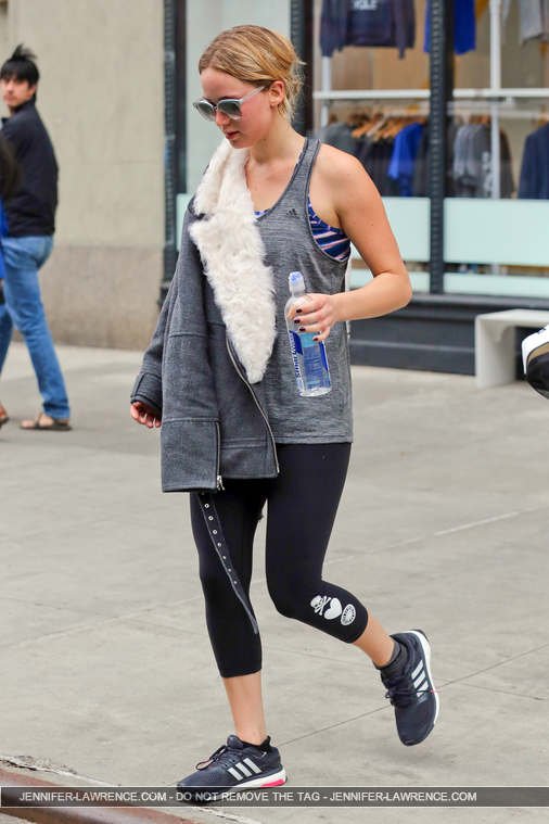 November_16_-_Leaving_Soul_Cycle_Gym_in_New_York_28429.jpg