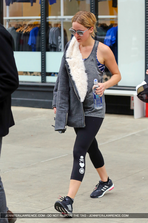 November_16_-_Leaving_Soul_Cycle_Gym_in_New_York_28529.jpg