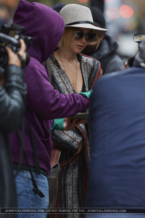 November_16_-_Leaving_her_hotel_in_New_York_2810029.jpg