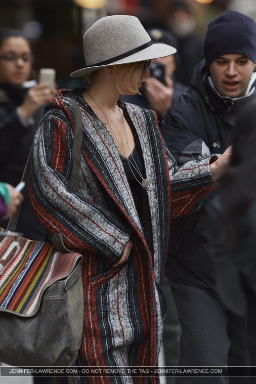 November_16_-_Leaving_her_hotel_in_New_York_2810229.jpg